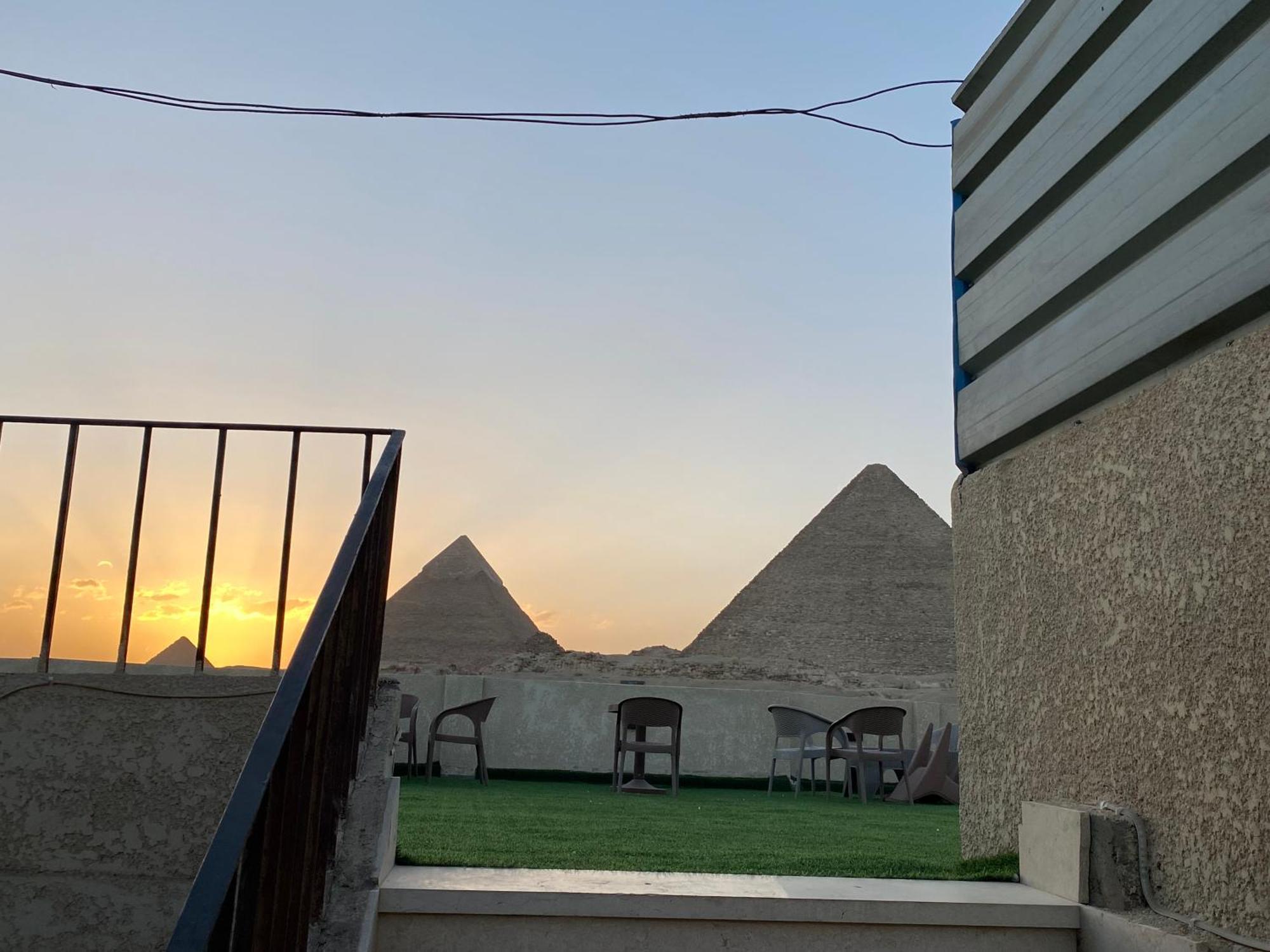 Isis Pyramids View Inn Kafret el-Gabal Екстериор снимка