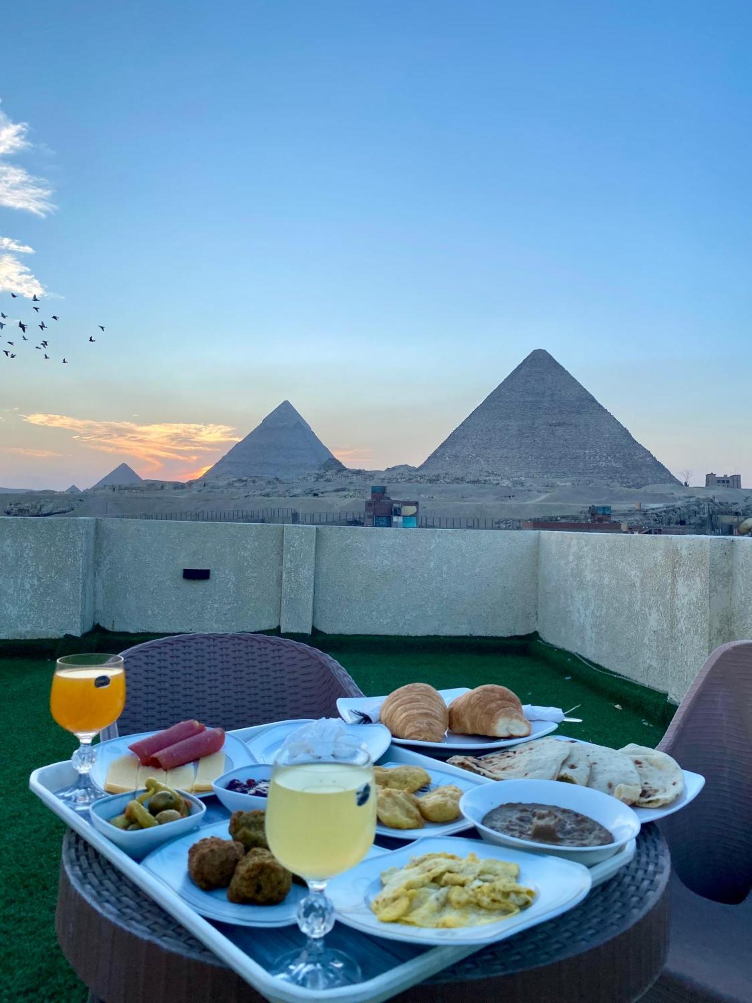 Isis Pyramids View Inn Kafret el-Gabal Екстериор снимка